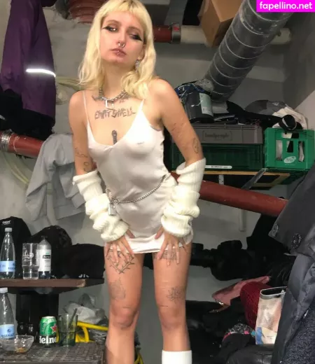 Emmaazzww OnlyFans Thumbnail #JnznKLripT