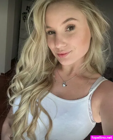 Emmablondangel OnlyFans Thumbnail #q6zVNX6LHw