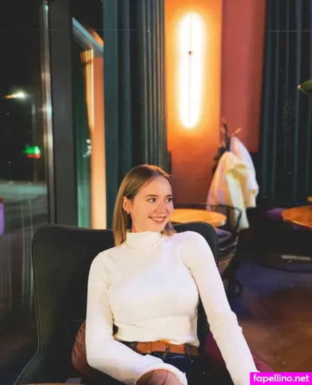 Emmabunnyf Main Profile Photo