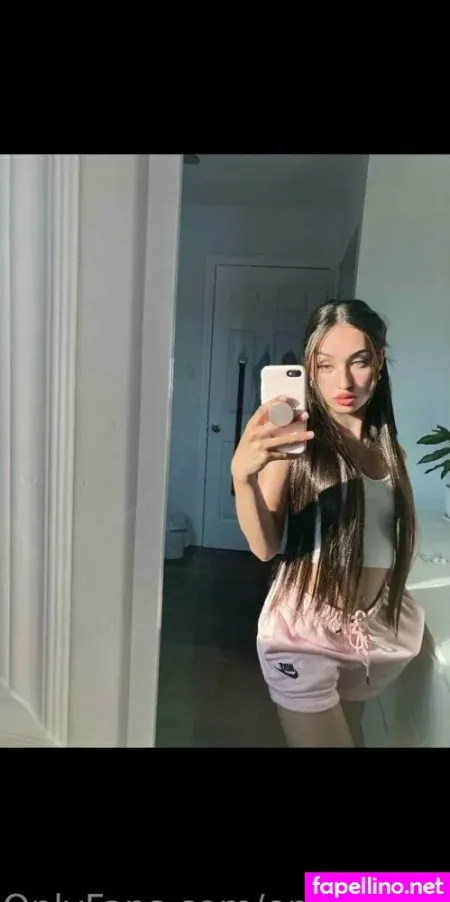 Emmacollinsxo OnlyFans Thumbnail #FMdgZLRyAN