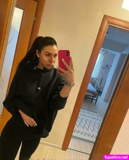 Emmacosmo OnlyFans Thumbnail #KWU4SousmH
