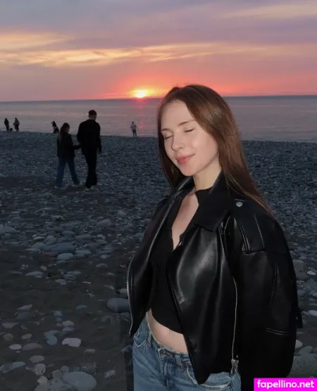 Emmacut1e OnlyFans Thumbnail #5hoxrHL0Ps