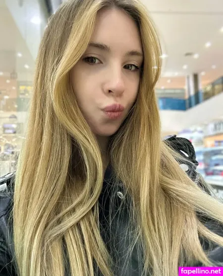 Emmacut1e OnlyFans Thumbnail #QbvwQVGZ3a