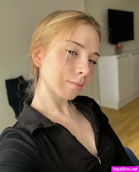 Emmacut1e OnlyFans Thumbnail #iF3SirX74a