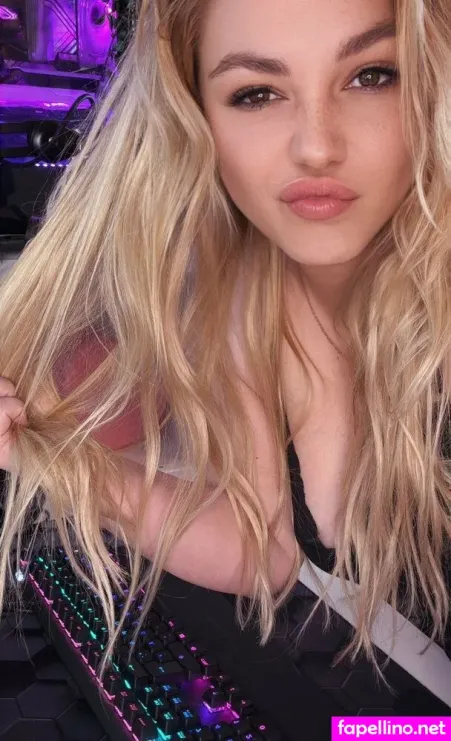 Emmadizzy 4 OnlyFans Thumbnail #6FqKGwOTao