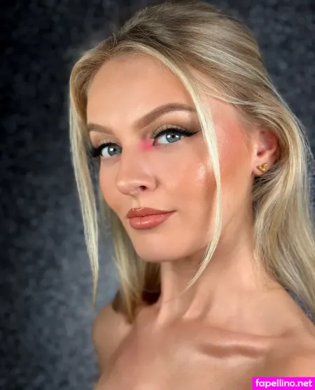 Emmaelizabeth Makeup OnlyFans Thumbnail #EZ7i0o37E7
