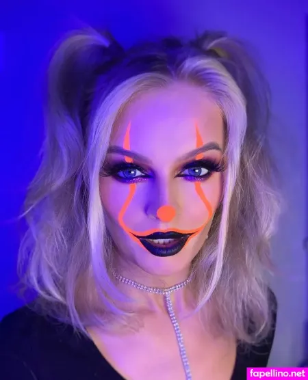 Emmaelizabeth Makeup OnlyFans Thumbnail #IEnlbtEYni