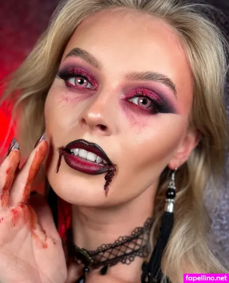 Emmaelizabeth Makeup OnlyFans Thumbnail #LmKzmsnSoB