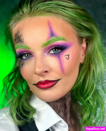 Emmaelizabeth Makeup OnlyFans Thumbnail #btlwGGQpUg