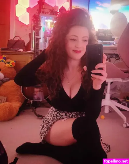 Emmagraceguitar OnlyFans Thumbnail #UJjJwYYZn0