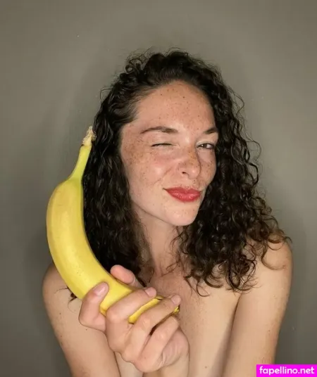 Emmahall OnlyFans Thumbnail #rwr6AntlIS