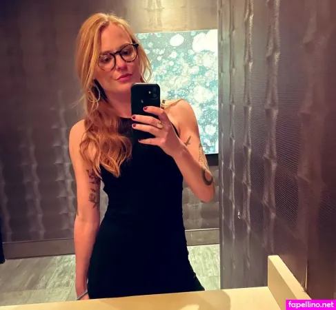 Emmaintexas OnlyFans Thumbnail #RzwJDEsSrA