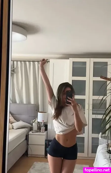 Emmaldkkk OnlyFans Thumbnail #4h9sy0VBfP