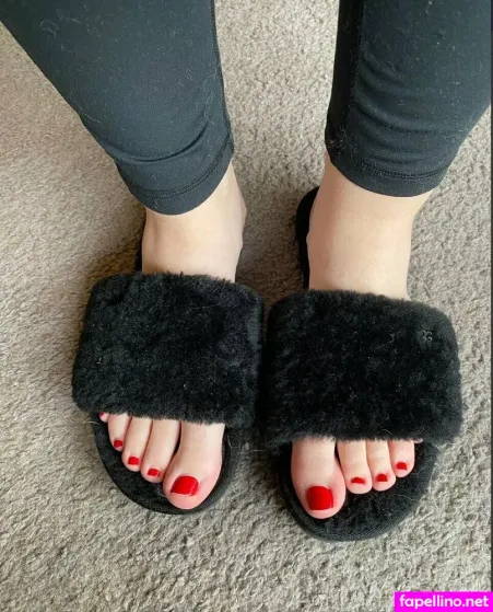 Emmaleesfeet OnlyFans Thumbnail #6pv41AUpJf