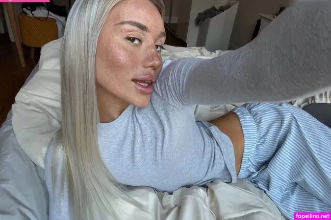 Emmalilkendeyy OnlyFans Thumbnail #4UyOWWN5ng