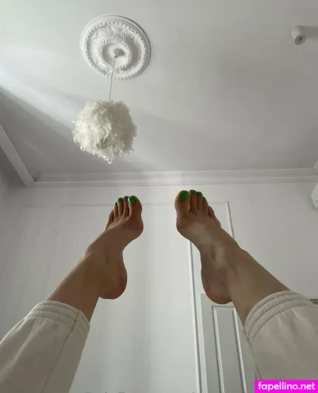 Emmalovettfeet OnlyFans Thumbnail #WLpDW41p72