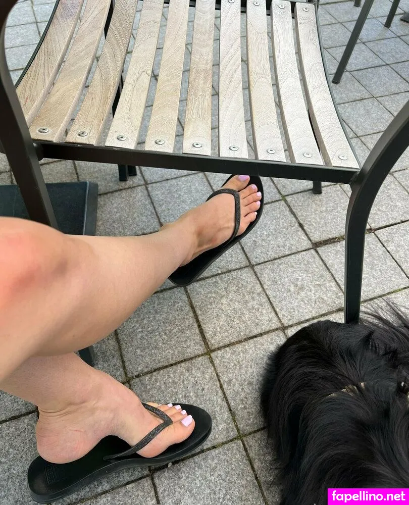 emmalovett_, emmalovettfeet Nude Leaked OnlyFans Photo #srZTEWK1Eg