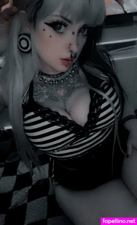 Emmamaybyte 1 OnlyFans Thumbnail #9gkSLLguTf