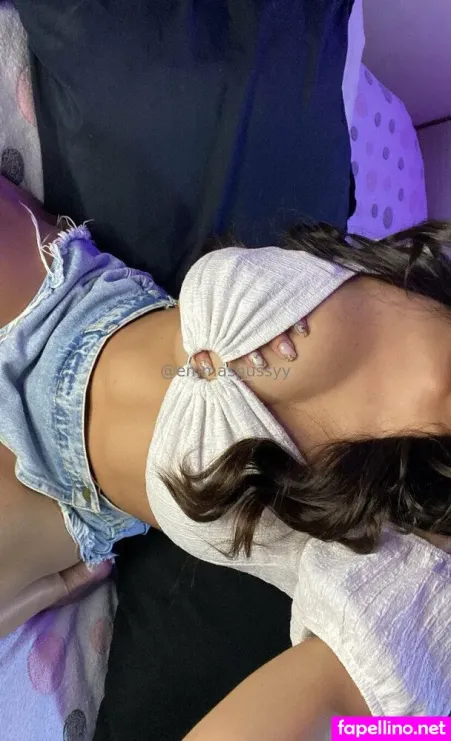 Emmaspussyy OnlyFans Thumbnail #Xj90ZvKmgL
