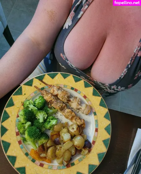 Emmastoned420free OnlyFans Thumbnail #HJZqyUNa9c