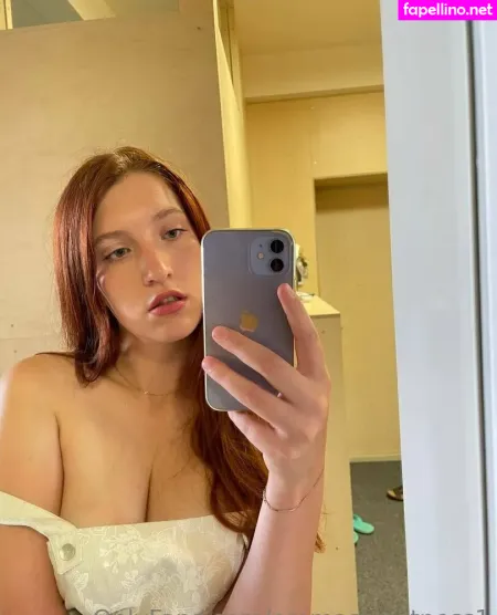 Emmasweetness1 OnlyFans Thumbnail #CeuEMpY49V