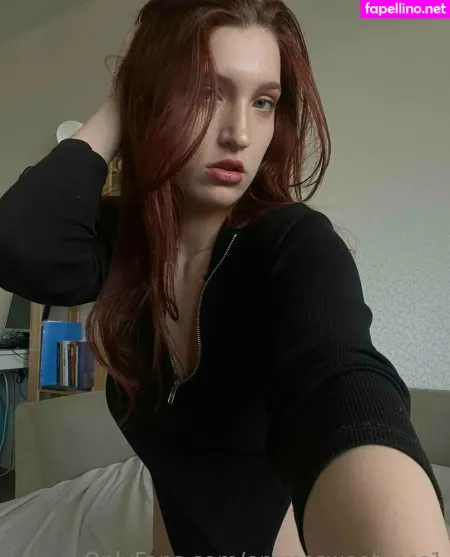 Emmasweetness1 OnlyFans Thumbnail #JnPawu6K3O