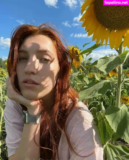 Emmasweetness1 OnlyFans Thumbnail #om4hGHBh6M