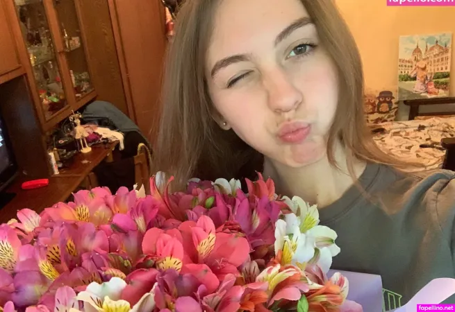 Emmauzi OnlyFans Thumbnail #5NOiaOjlgr