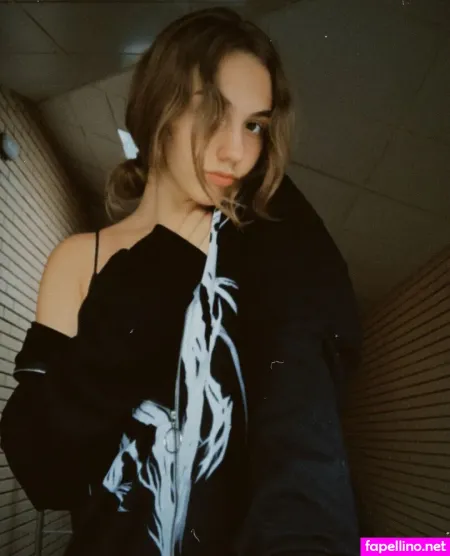 Emmauzi OnlyFans Thumbnail #S7pHrGZpQU