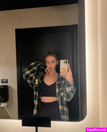 Emmauzii OnlyFans Thumbnail #1zSQDU3C1O