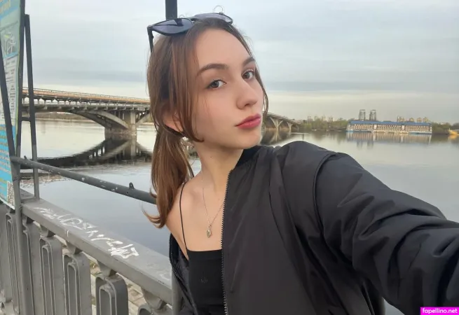 Emmauzii OnlyFans Thumbnail #UFoWljblGS