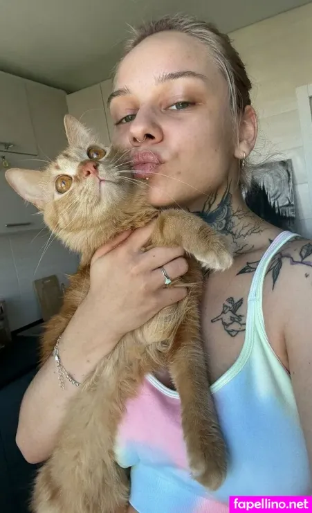 Emmaxxdolly OnlyFans Thumbnail #OMBNMsvpmQ