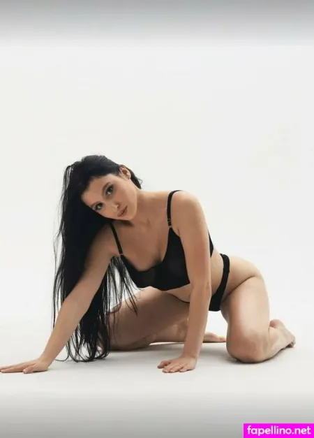 Emmaxxxbody OnlyFans Thumbnail #mLd3jHZbRE