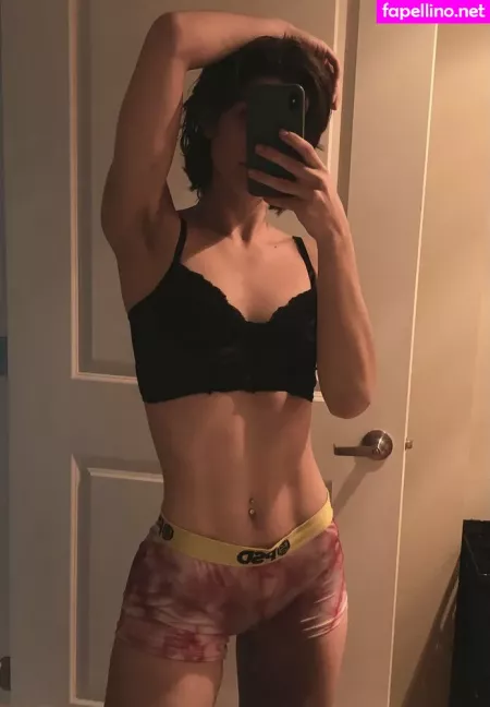 Emmayearose OnlyFans Thumbnail #LgeerqGkRo