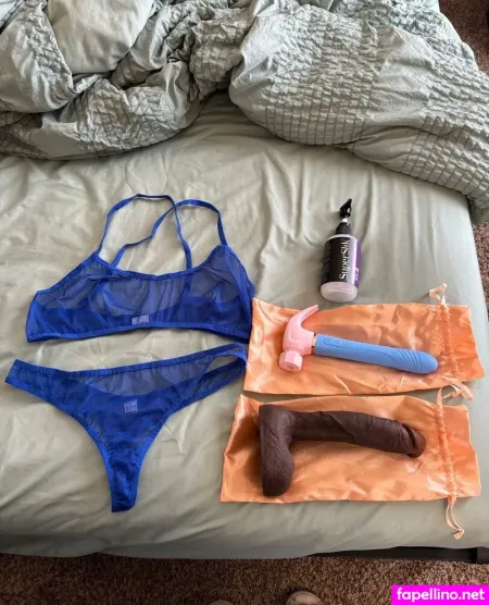 Emmberrosalyn OnlyFans Thumbnail #3gpfZ81gBl