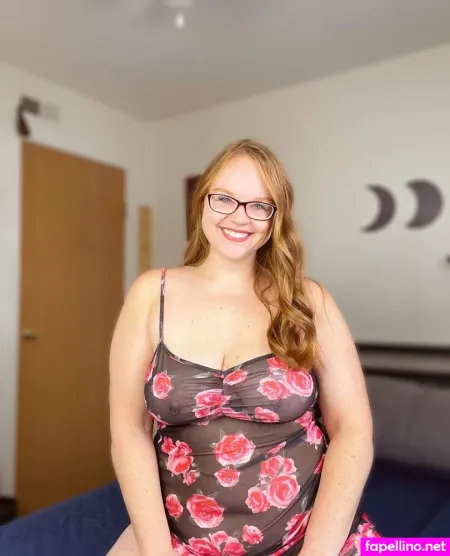 Emmberrosalyn OnlyFans Thumbnail #E2DluFI3fS