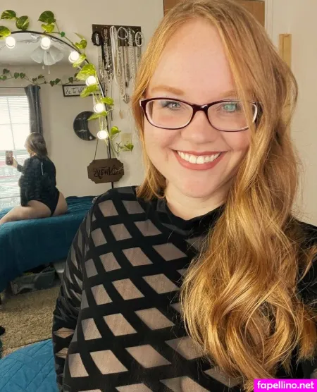 Emmberrosalyn OnlyFans Thumbnail #gP7WSL3MrR