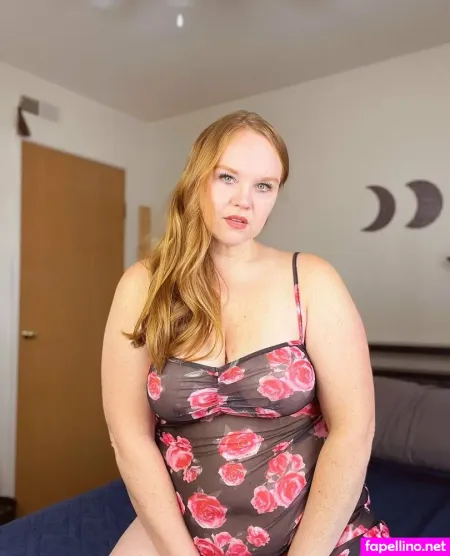 Emmberrosalyn OnlyFans Thumbnail #yvR4RKOhmB