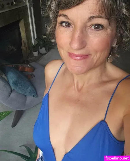 Emme Fox OnlyFans Thumbnail #3YMzbnYyM9