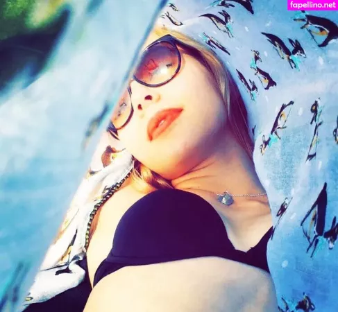 Emmelie De Forest OnlyFans Thumbnail #4GEuoMHZnw