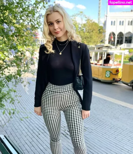 Emmelie De Forest OnlyFans Thumbnail #7E36jdYWXu