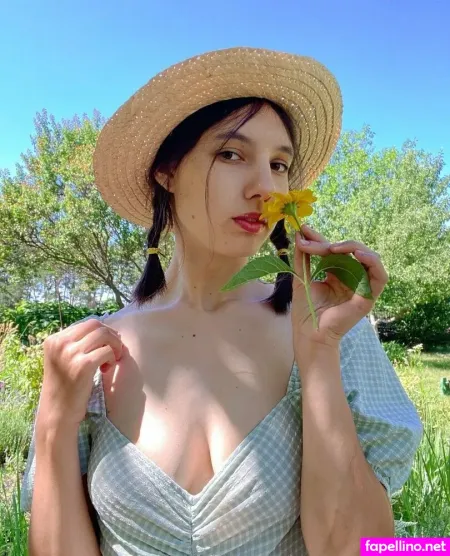 Emmelineeeee Main Profile Photo