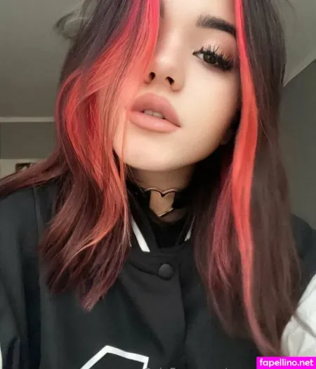 Emmelineeeee OnlyFans Thumbnail #d5q48DzBg0