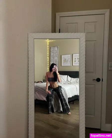 Emmie 4 OnlyFans Thumbnail #ANB2mxzmxn