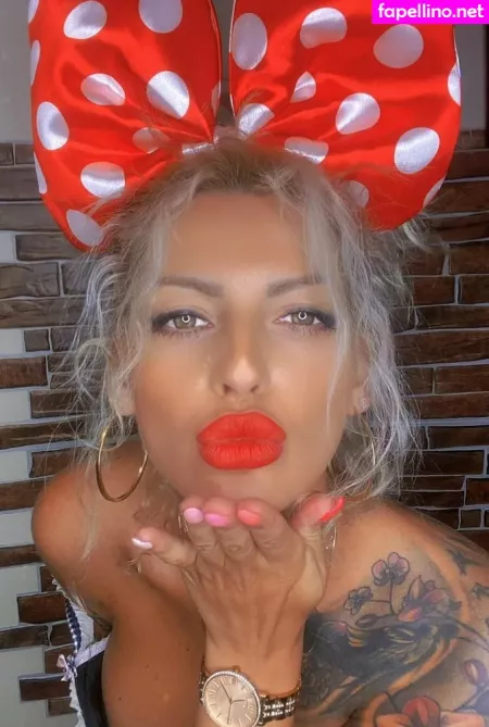 Emmie Six OnlyFans Thumbnail #1LfinjaBDF