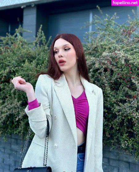 Emmii Ts OnlyFans Thumbnail #Co9fNbZff5