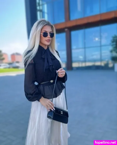 Emmilee Xx 1 Main Profile Photo