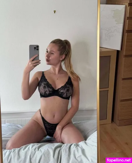 Emmimilli 1 OnlyFans Thumbnail #aheCl1GyCf