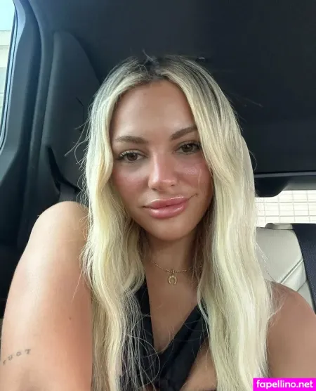 Emmitajones OnlyFans Thumbnail #eA1WlQ7aT9