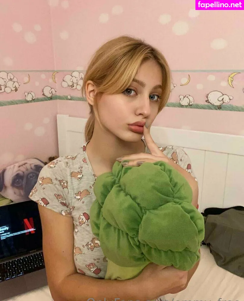 emmy_almyy, emmyy_louise Nude Leaked OnlyFans Photo #3hIJDetLO7